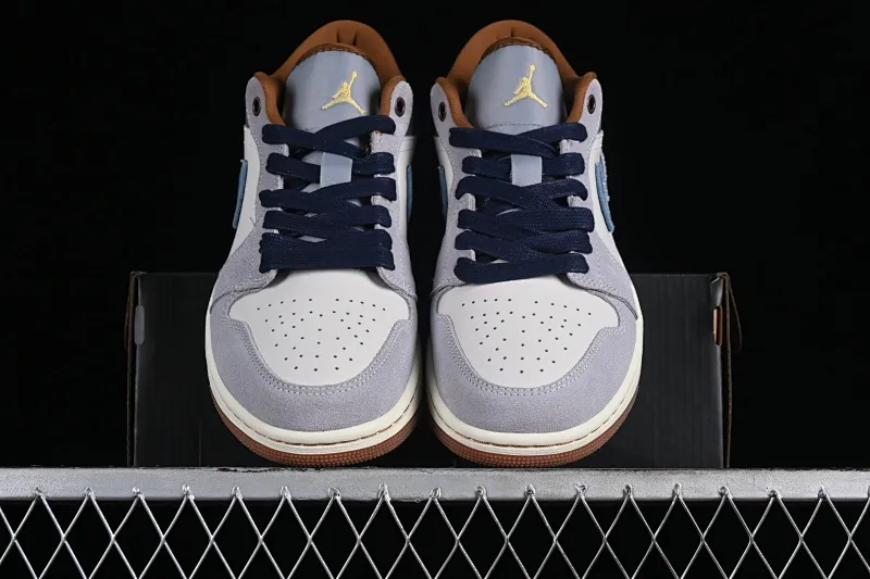 All categories Air Jordan Jordan series basketball shoes Air Jordan 1 Low G version pure original Air Jordan 1 Low AJ1 Joe 1 Valentine's Day limited denim denim low-bang cultural casual sneakers FZ5042-041